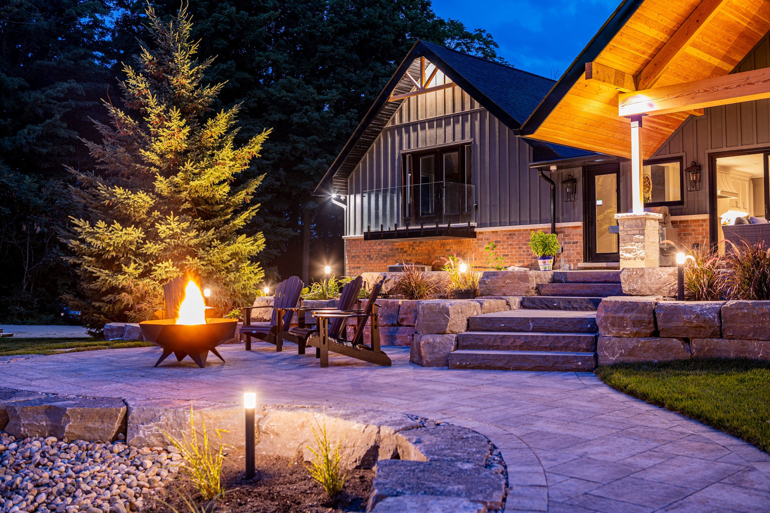 Top 5 Outdoor Lighting Trends for Fall 2024